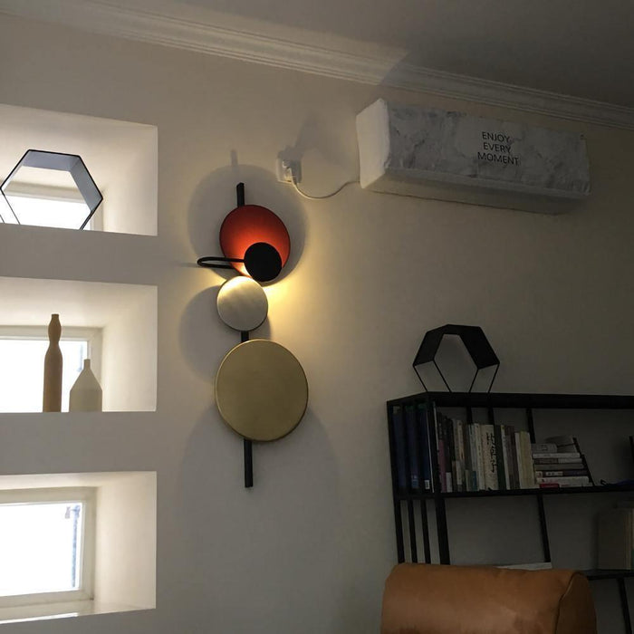 Planet Plug-in Wall Lamp Vakkerlight