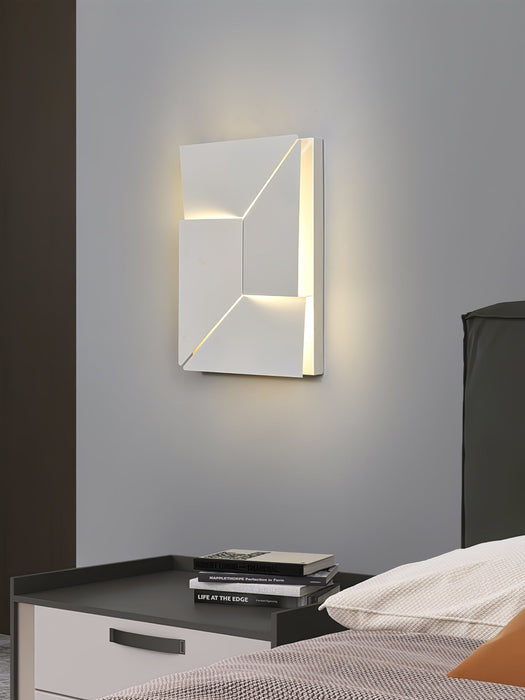 Shadows Grand Plug-in Sconce Vakkerlight