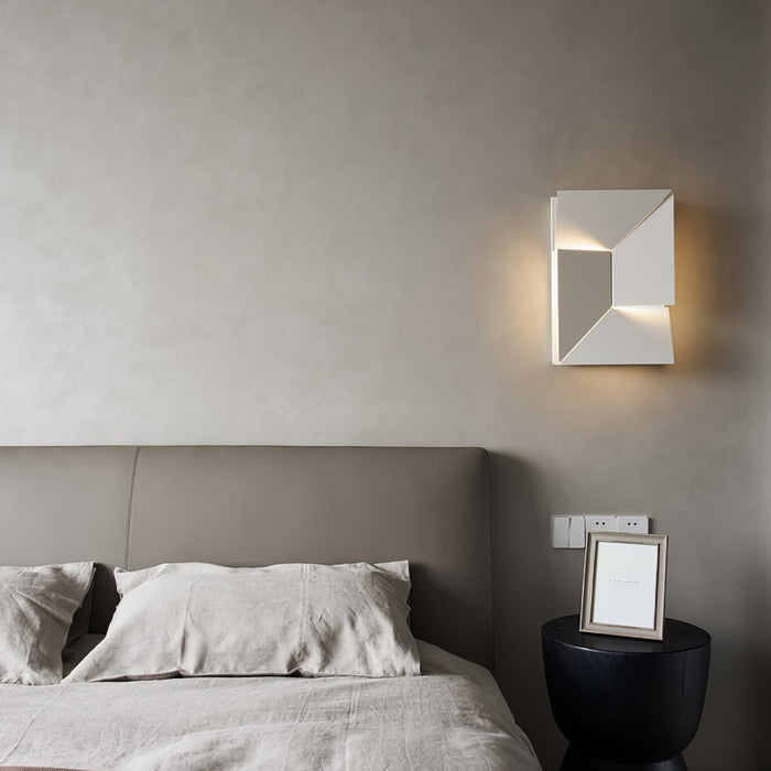 Shadows Grand Plug-in Sconce Vakkerlight