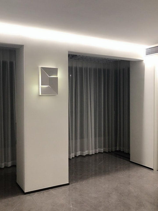 Shadows Grand Plug-in Sconce Vakkerlight