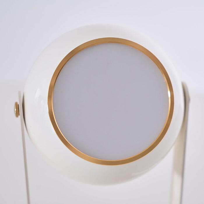 Svejk Table Lamp (Built-in Battery) Vakkerlight