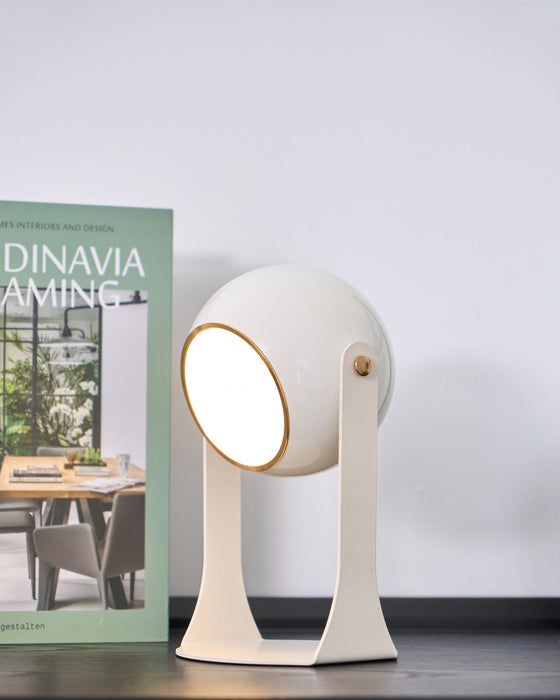 Svejk Table Lamp (Built-in Battery) Vakkerlight