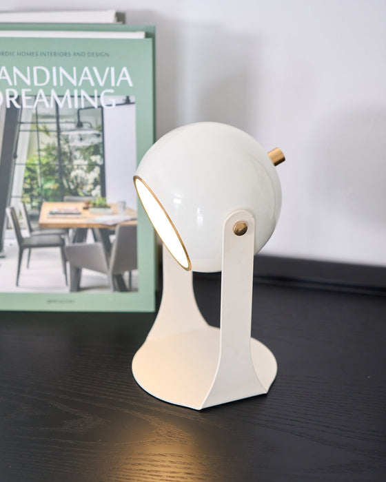 Svejk Table Lamp (Built-in Battery) Vakkerlight