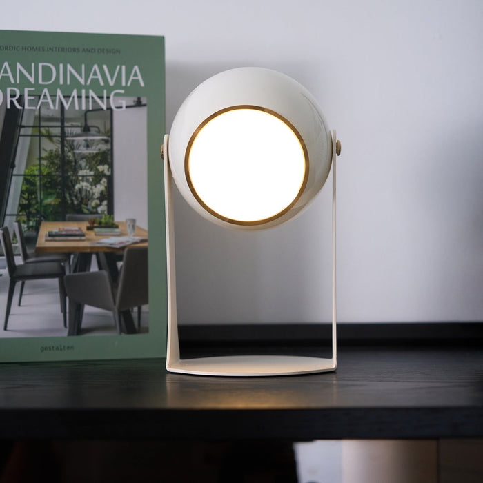 Svejk Table Lamp (Built-in Battery) Vakkerlight