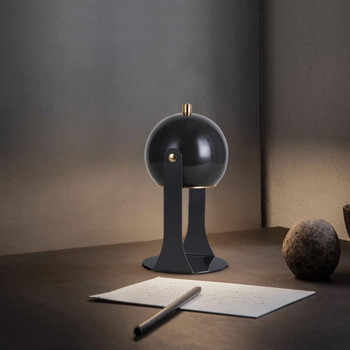 Svejk Table Lamp (Built-in Battery) Vakkerlight