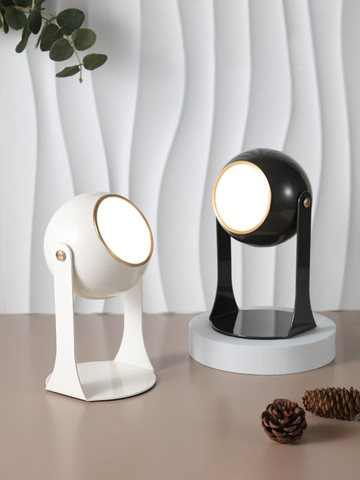 Svejk Table Lamp (Built-in Battery) Vakkerlight