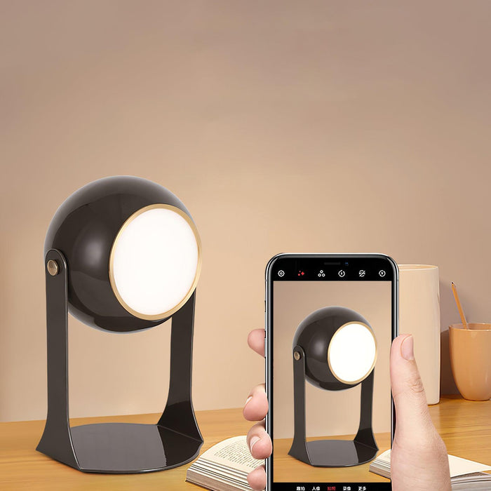 Svejk Table Lamp (Built-in Battery) Vakkerlight
