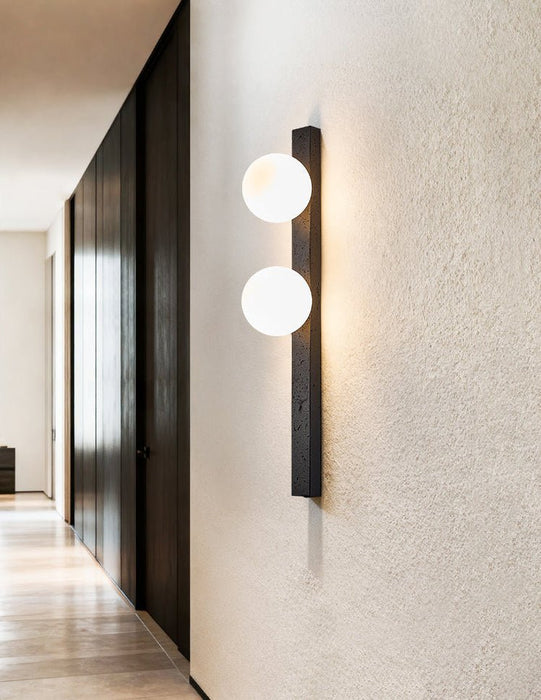 Balanced Globe Sconce - Simprolos