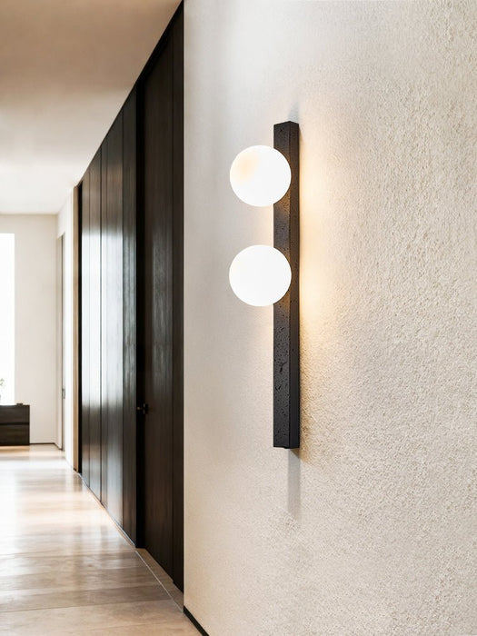 Balanced Globe Sconce - Simprolos