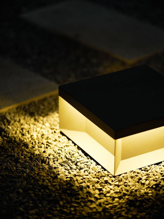 Black Box Outdoor Post Light - Simprolos