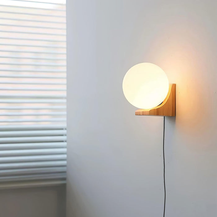 Evelyn Orb Plug - in Wall Lamp - Simprolos