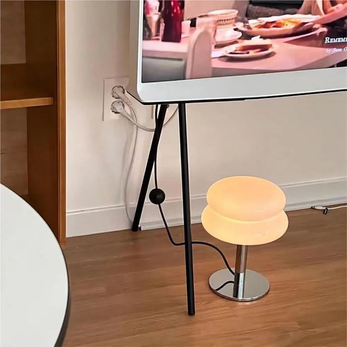 Finn Bauhaus Minimalist Glass Table Lamp - Simprolos