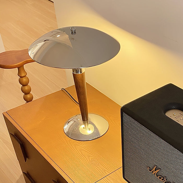 Helmet Table Lamp - Simprolos
