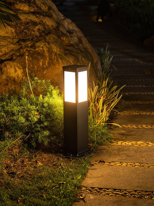 Kuzco Bollard Solar Outdoor Light - Simprolos
