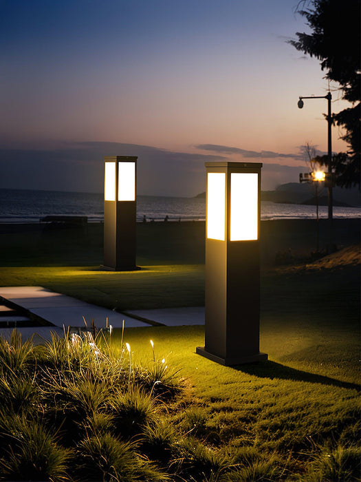 Kuzco Bollard Solar Outdoor Light - Simprolos
