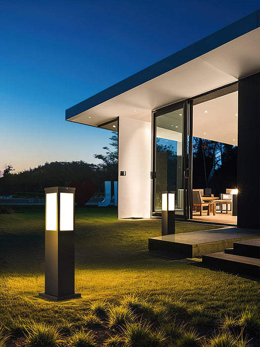 Kuzco Bollard Solar Outdoor Light - Simprolos