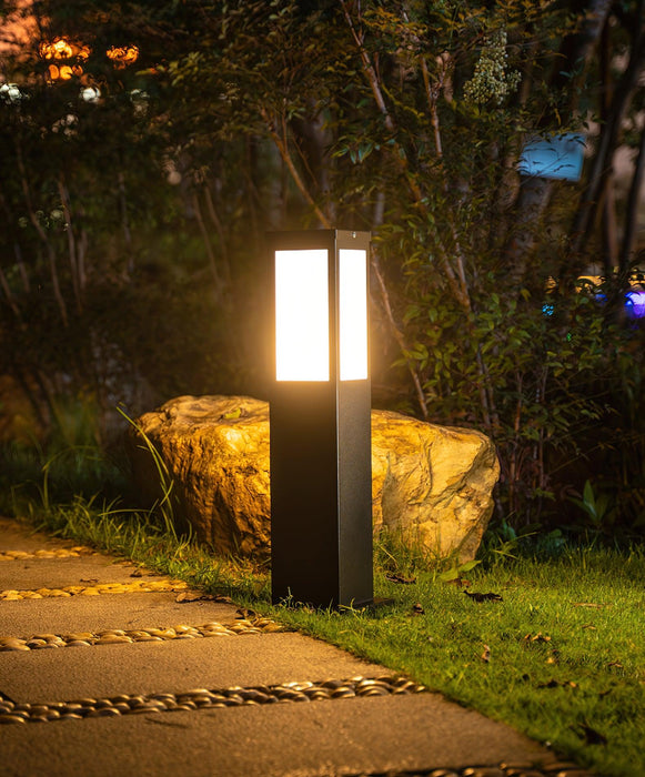 Kuzco Bollard Solar Outdoor Light - Simprolos