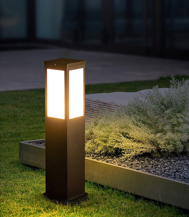 Kuzco Bollard Solar Outdoor Light - Simprolos
