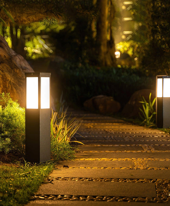 Kuzco Bollard Solar Outdoor Light - Simprolos