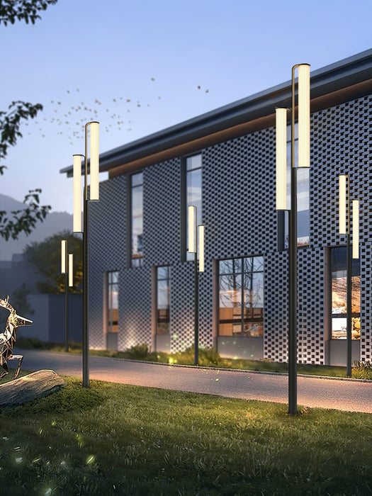 Lumo Arc Outdoor Post Lamp - Simprolos