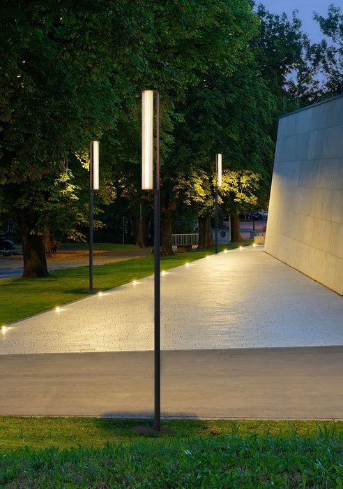 Lumo Arc Outdoor Post Lamp - Simprolos