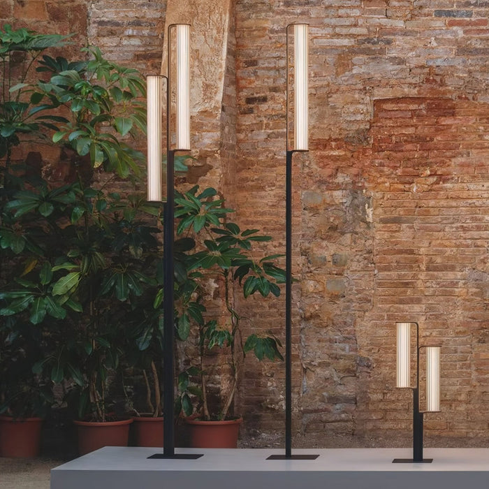 Lumo Arc Outdoor Post Lamp - Simprolos