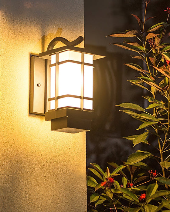 Madison Lantern Outdoor Wall Lamp - Simprolos