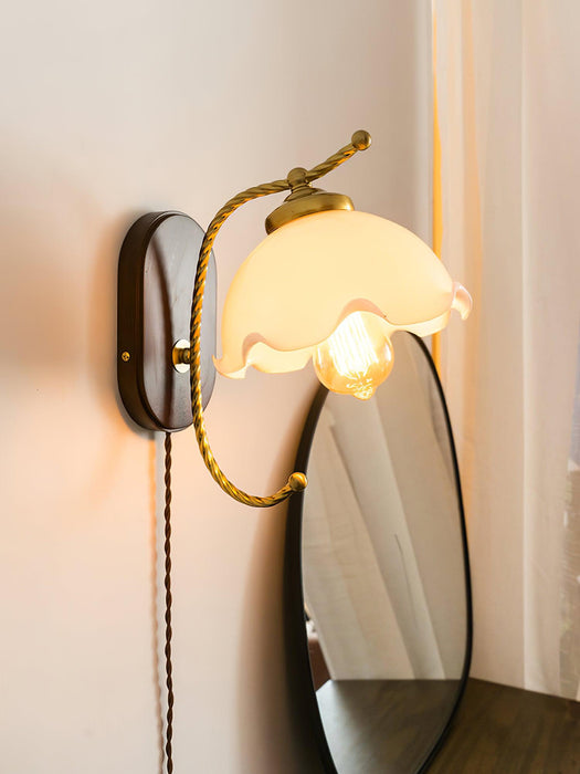 Milky Flower Wall Light - Simprolos