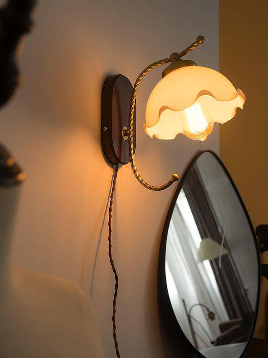 Milky Flower Wall Light - Simprolos