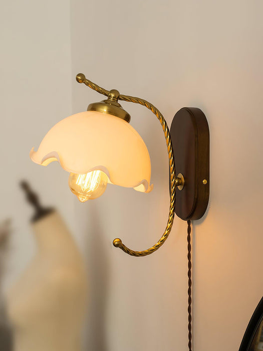 Milky Flower Wall Light - Simprolos