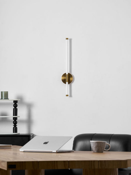 Minimalist Vertical Wall Sconce - Simprolos