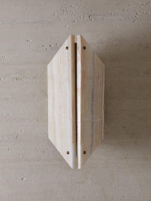 Onyxa Crest Alabaster Wall Lamp - Simprolos