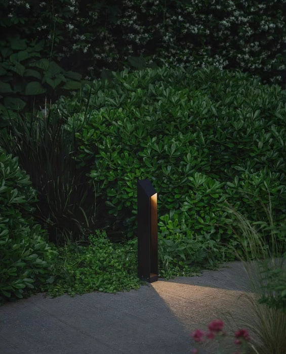 Shadow Peak Outdoor Bollard Light - Simprolos