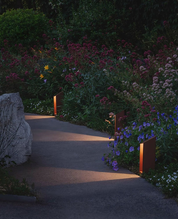 Shadow Peak Outdoor Bollard Light - Simprolos