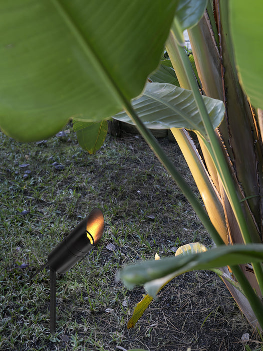 Shadow Pierce Ground Spike Light - Simprolos