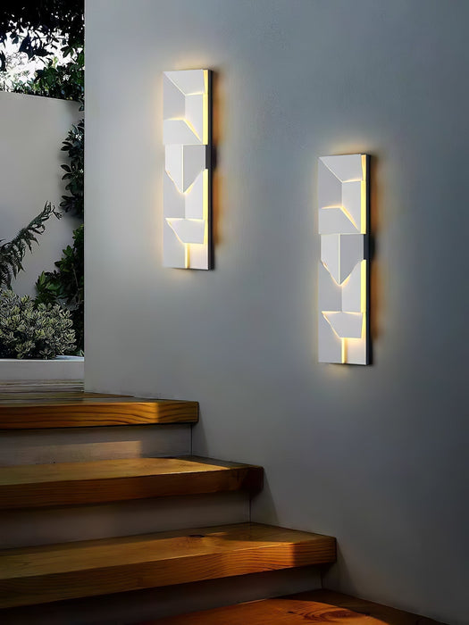 Shadows Grand Plug - in Sconce - Simprolos