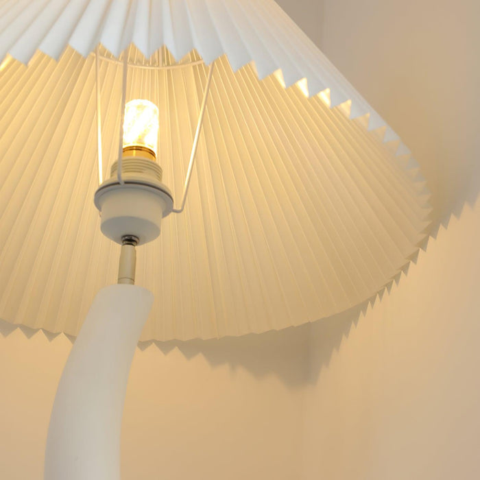 Twisted Pleated Floor Lamp - Simprolos