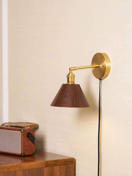 Vintage Wood Plug - in Wall Lamp - Simprolos
