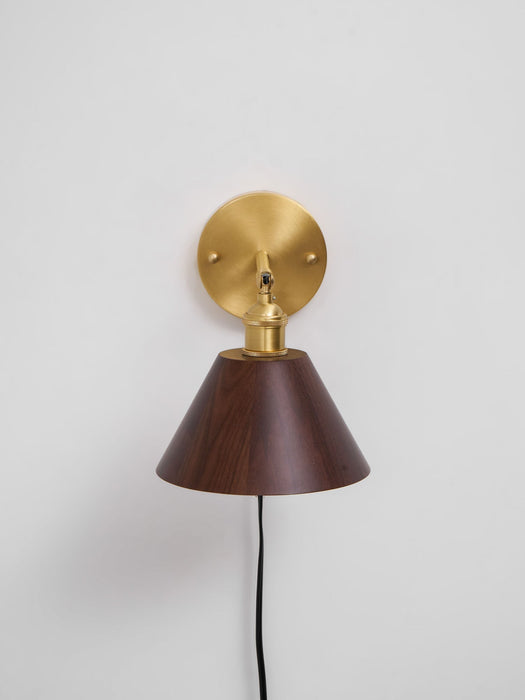 Vintage Wood Plug - in Wall Lamp - Simprolos