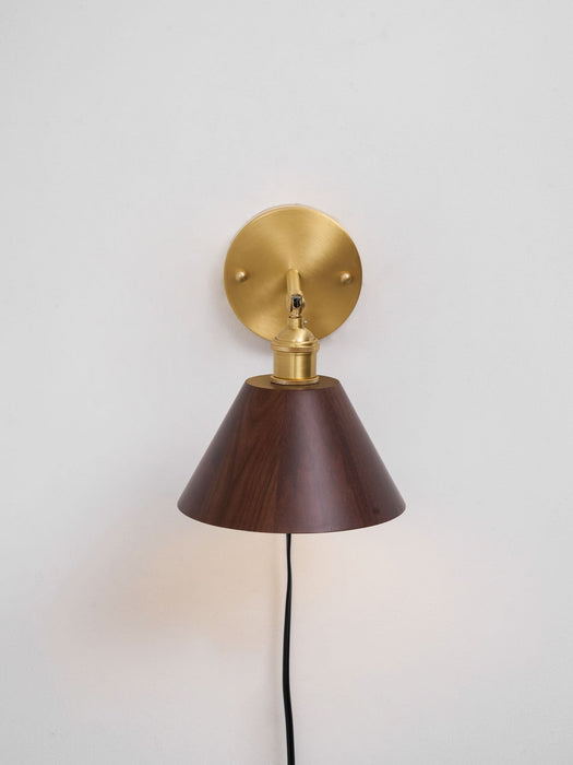 Vintage Wood Plug - in Wall Lamp - Simprolos