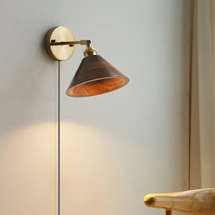 Vintage Wood Plug - in Wall Lamp - Simprolos