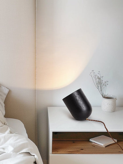 Vultrion Table Lamp - Simprolos